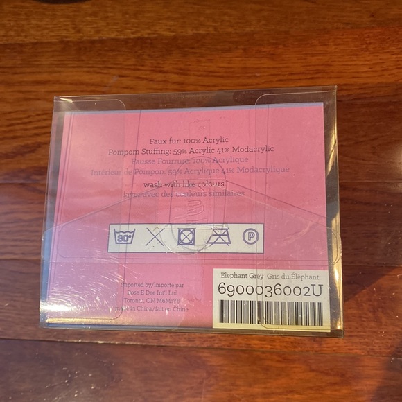 2x children’s toque kits with pompon kit - Picture 4 of 5